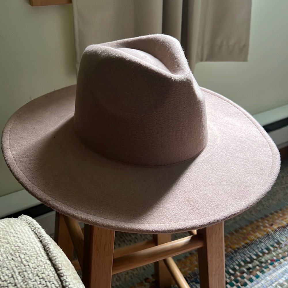 Tan wide brim fedora